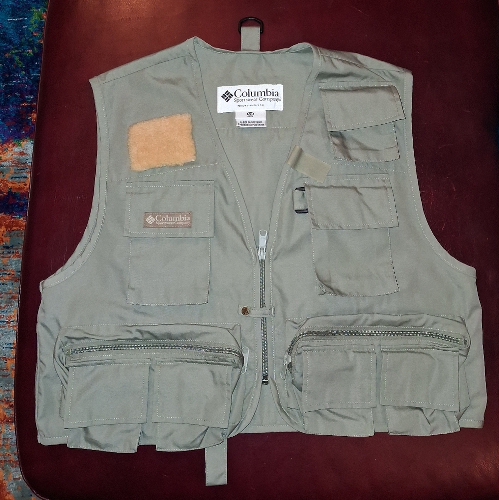 NEW Columbia Sportswear Olive Green Fishing Vest Tactical Vest Mens Size Small